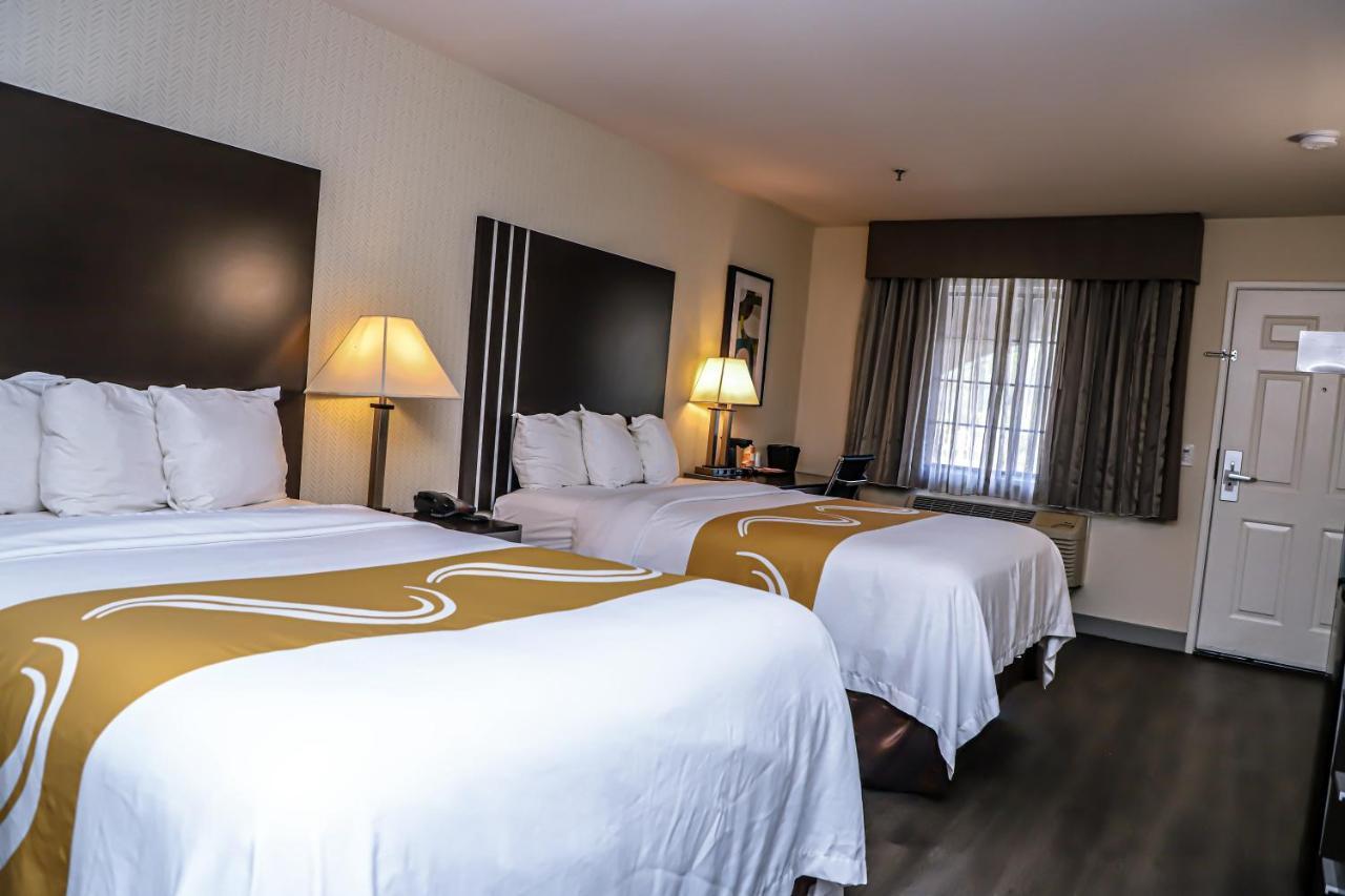 Quality Inn & Suites Camarillo-Oxnard エクステリア 写真