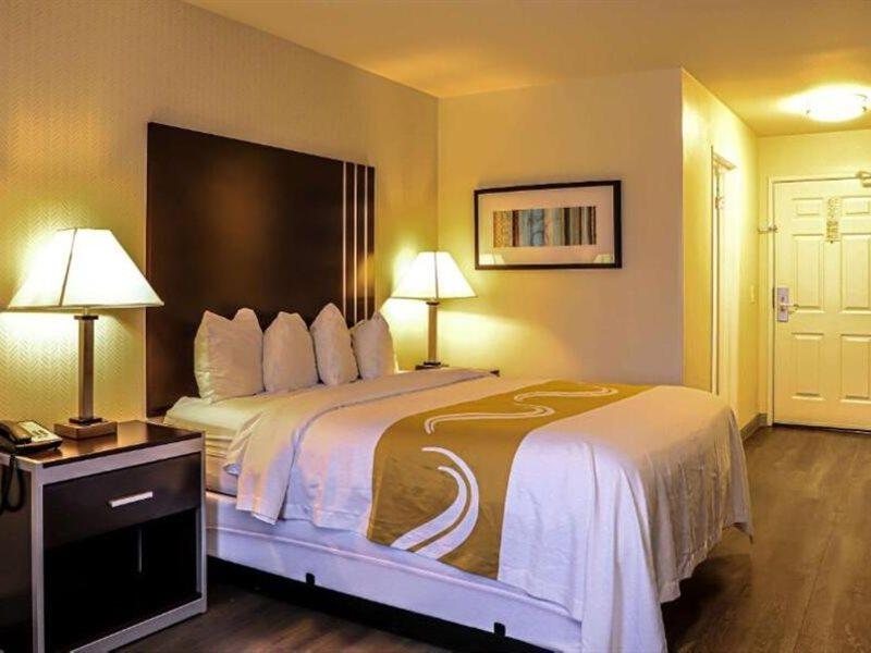 Quality Inn & Suites Camarillo-Oxnard エクステリア 写真