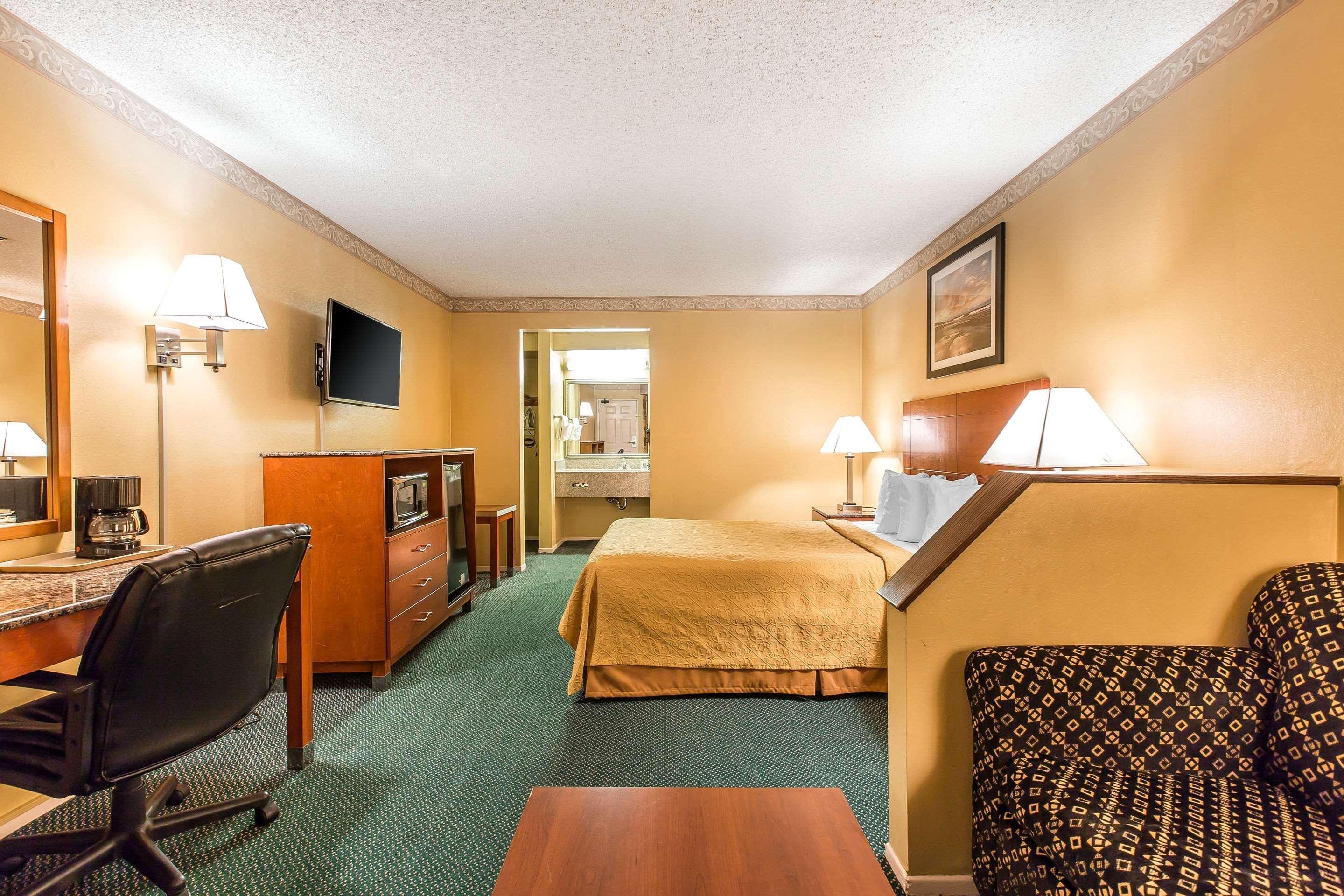 Quality Inn & Suites Camarillo-Oxnard エクステリア 写真