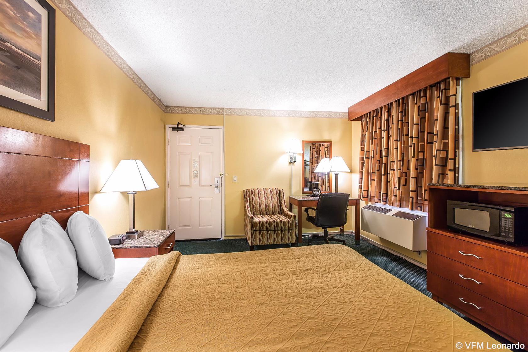 Quality Inn & Suites Camarillo-Oxnard エクステリア 写真