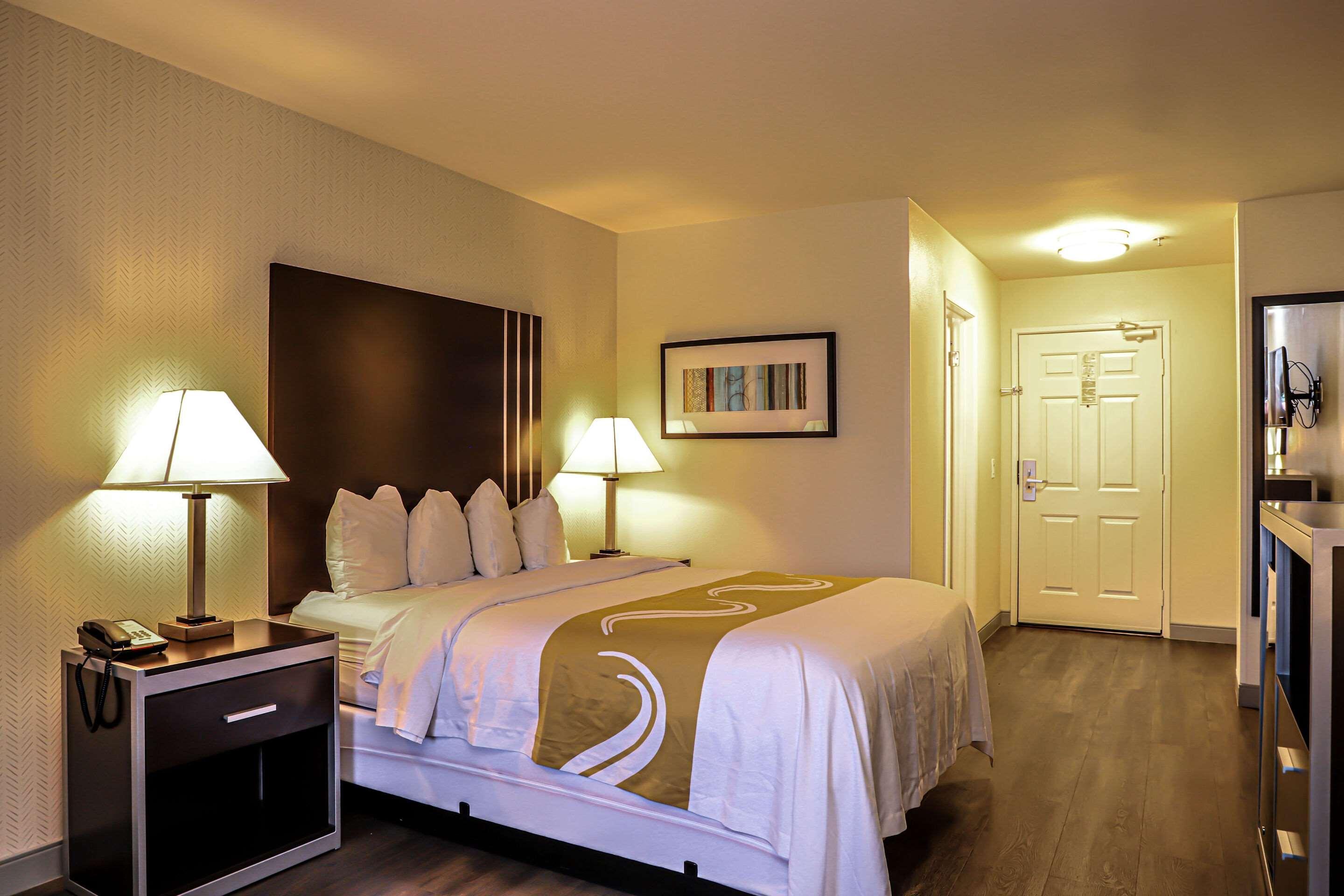 Quality Inn & Suites Camarillo-Oxnard エクステリア 写真