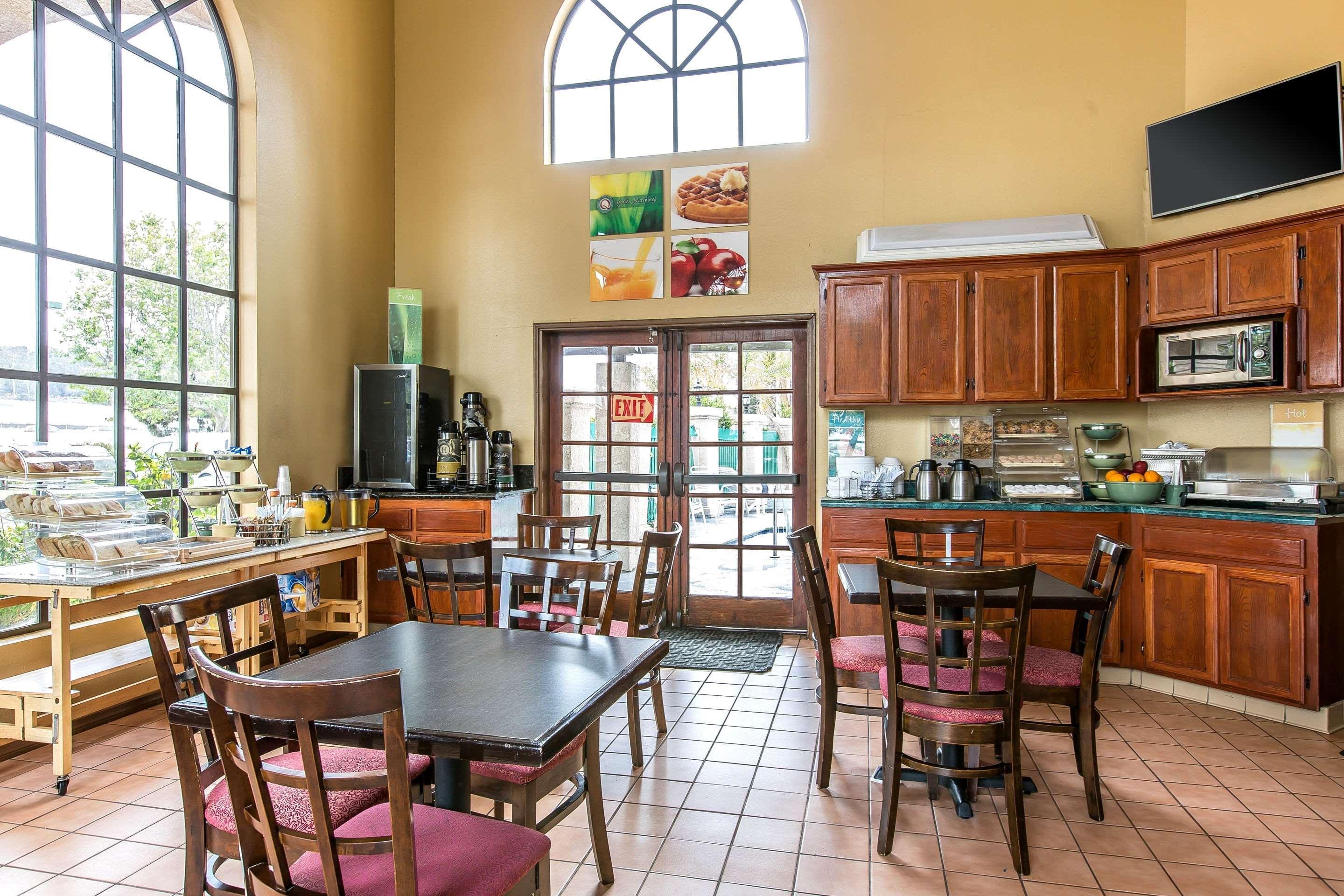 Quality Inn & Suites Camarillo-Oxnard エクステリア 写真