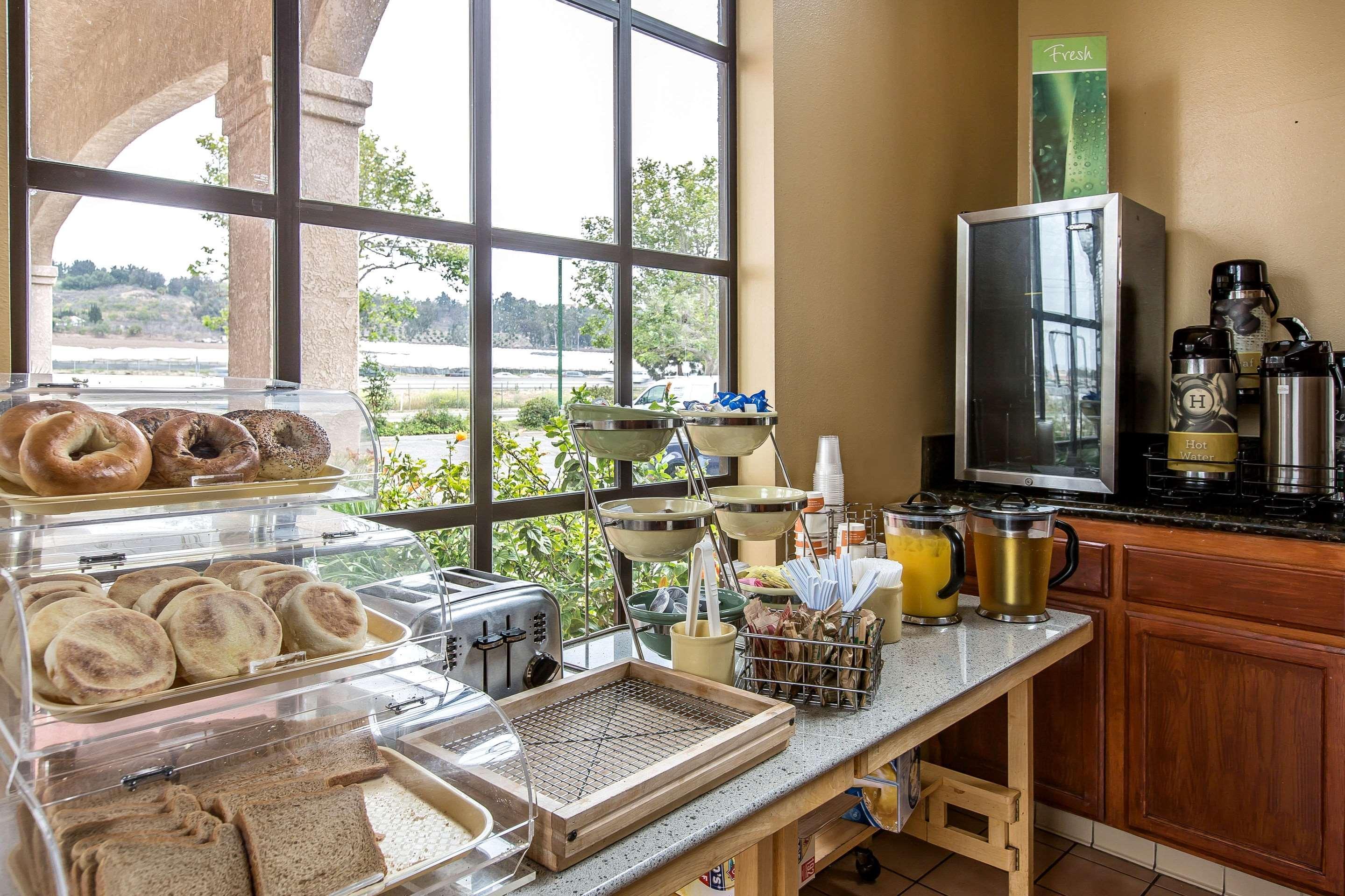 Quality Inn & Suites Camarillo-Oxnard エクステリア 写真
