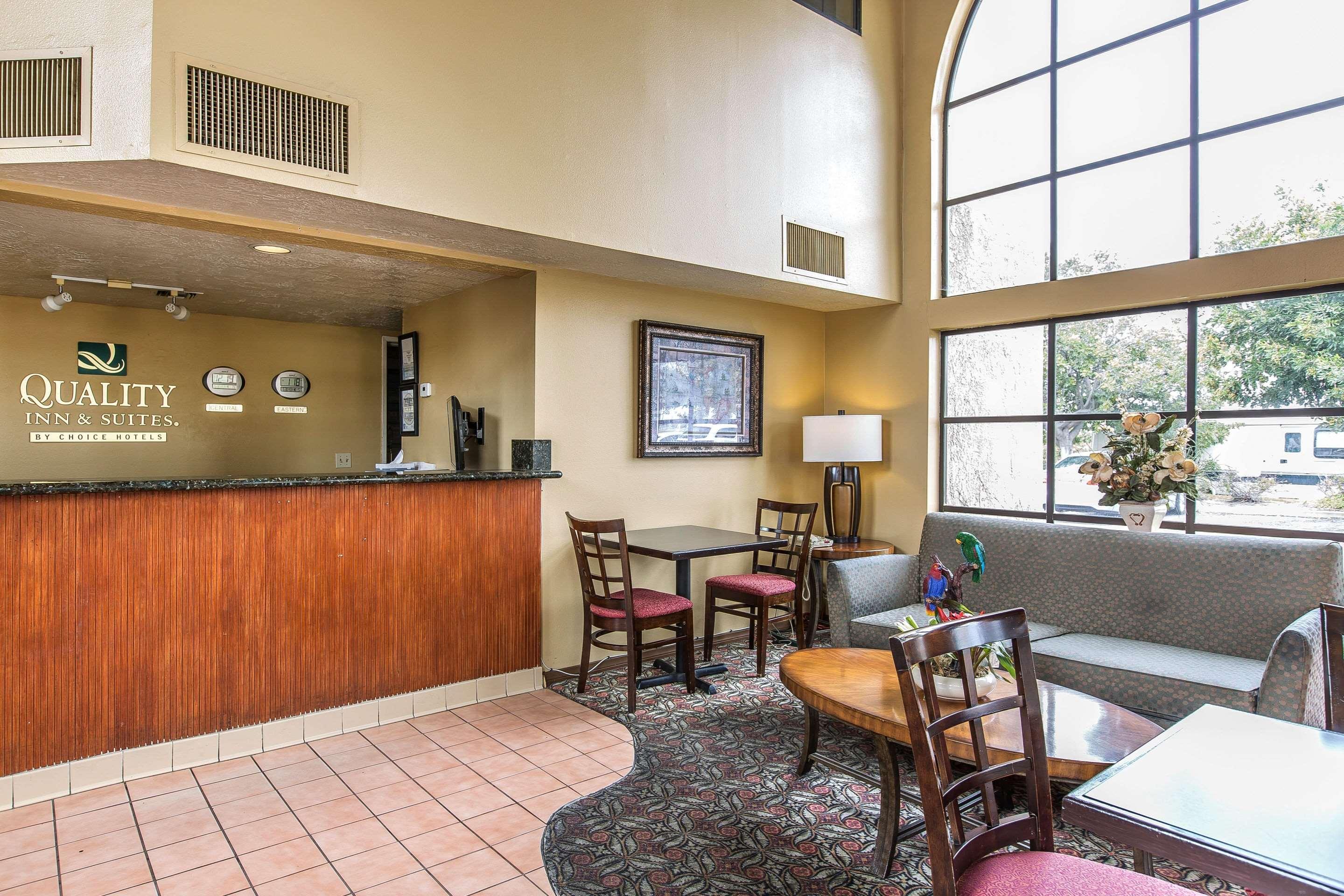 Quality Inn & Suites Camarillo-Oxnard エクステリア 写真