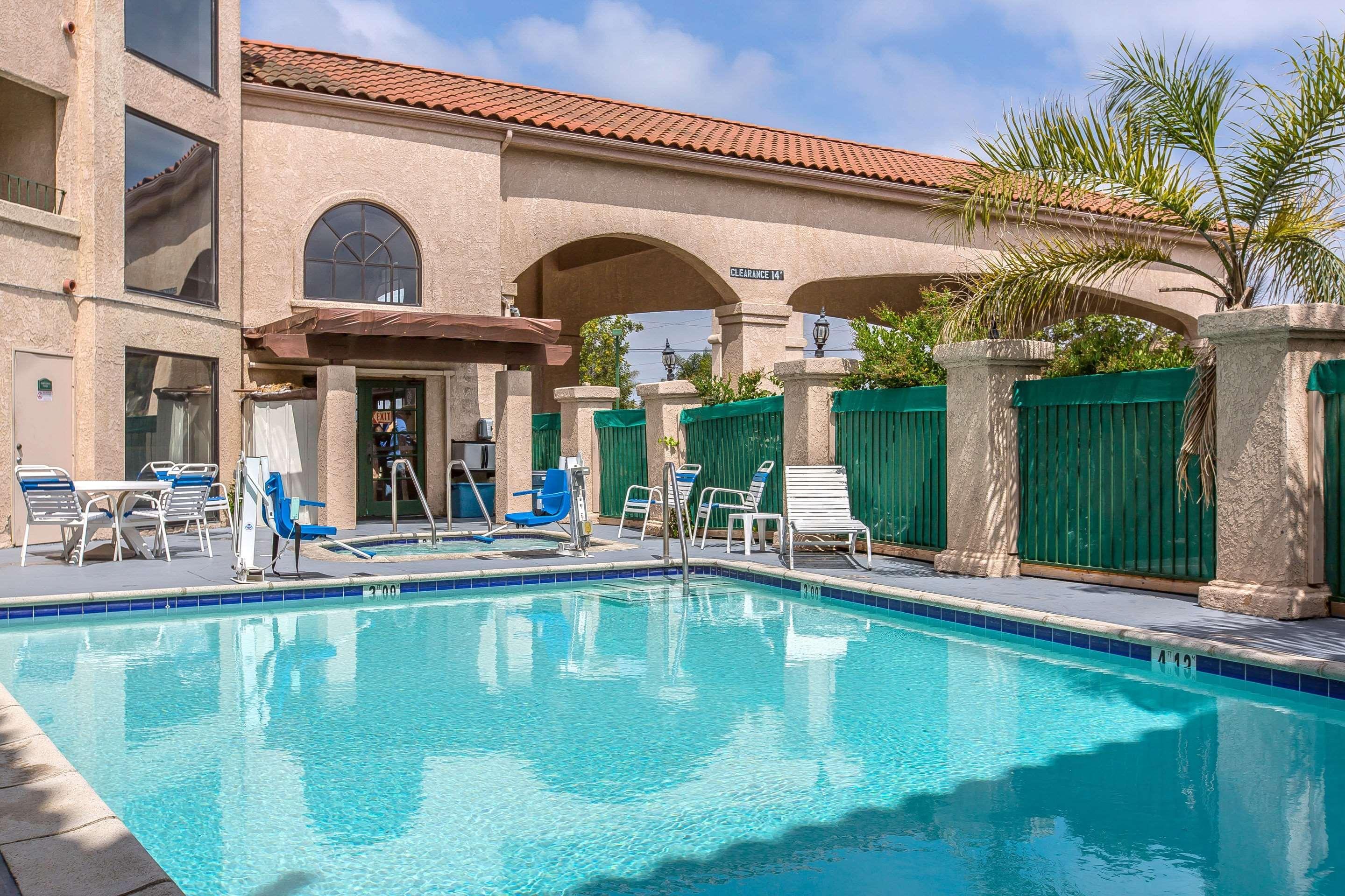 Quality Inn & Suites Camarillo-Oxnard エクステリア 写真