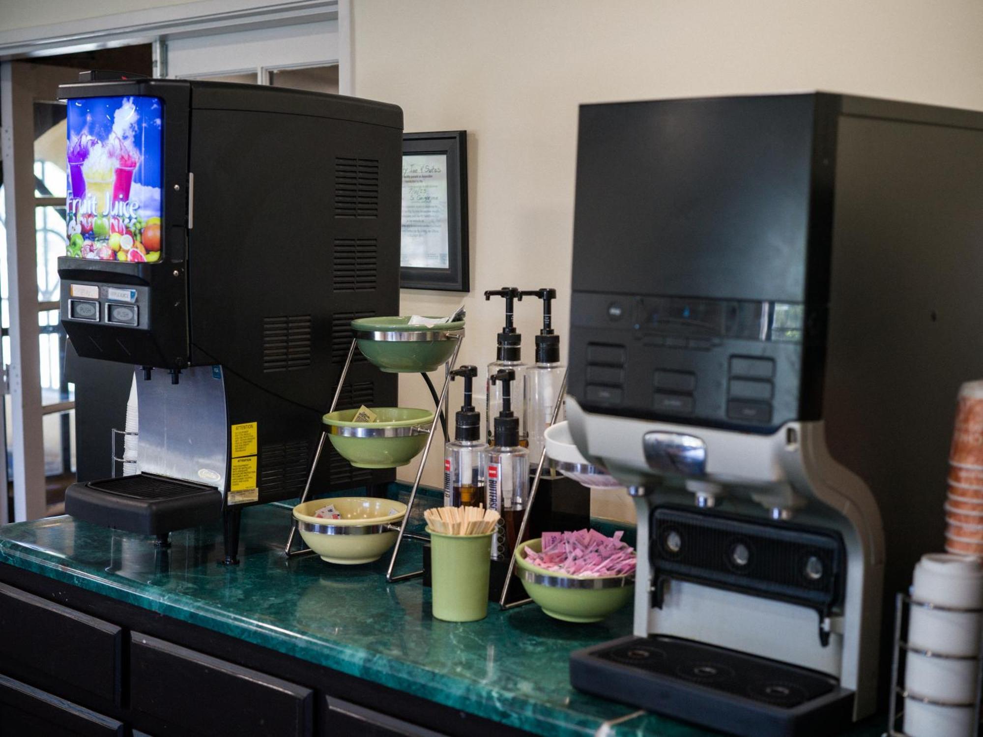 Quality Inn & Suites Camarillo-Oxnard エクステリア 写真