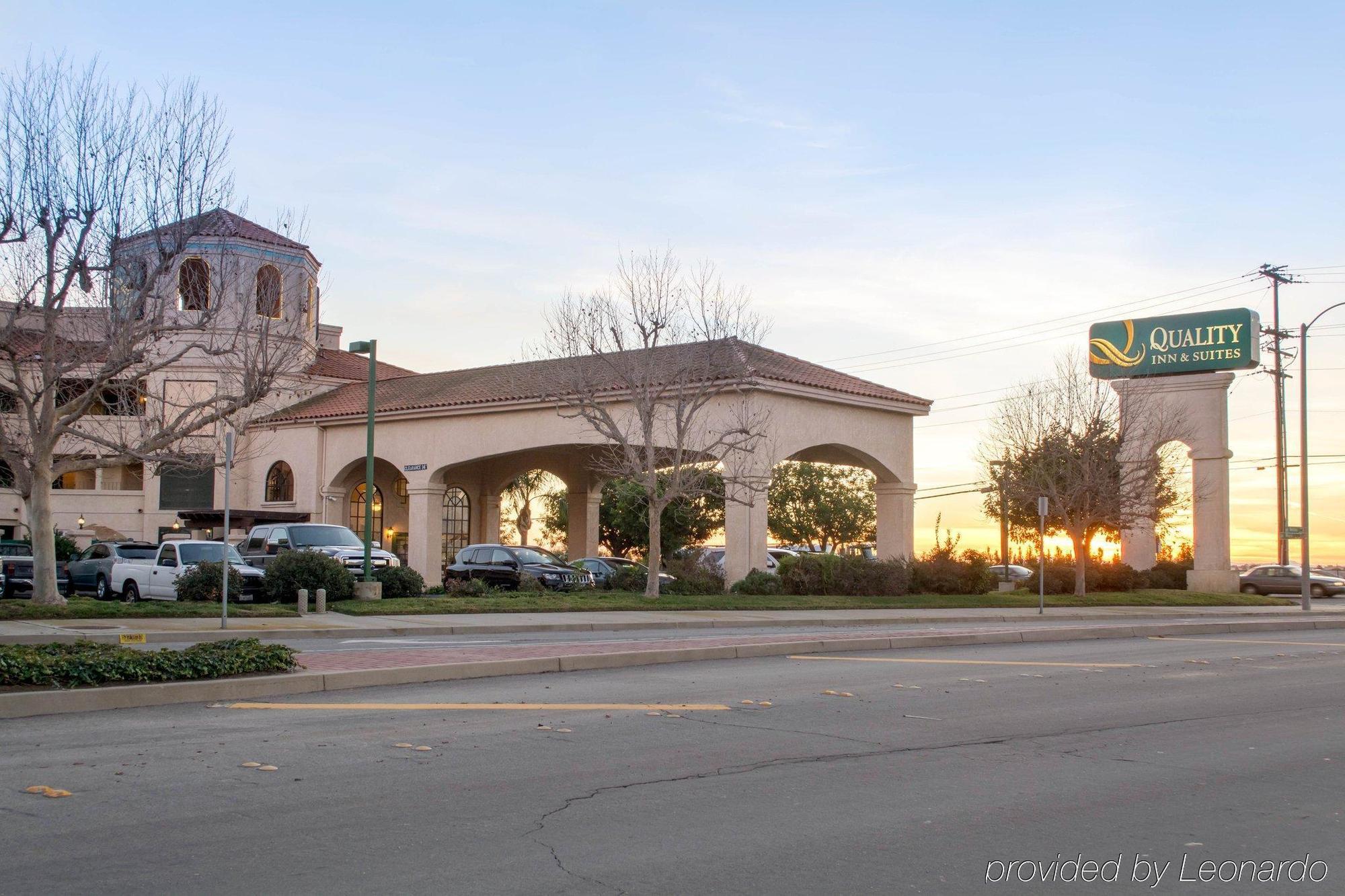 Quality Inn & Suites Camarillo-Oxnard エクステリア 写真