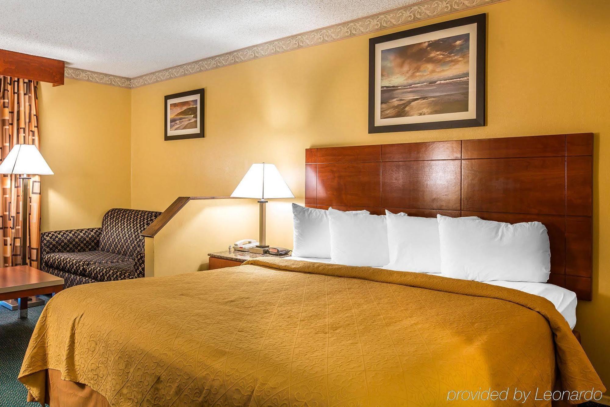 Quality Inn & Suites Camarillo-Oxnard エクステリア 写真